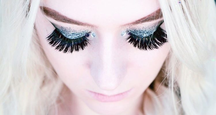 shimmery eyes with eyelashes