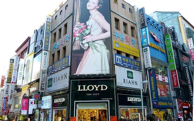 How to Create a Fashion Marketing Campaign